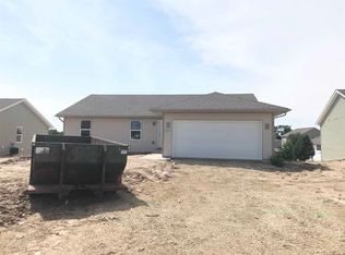 2135 Ridge Ave, Machesney Park, IL 61115