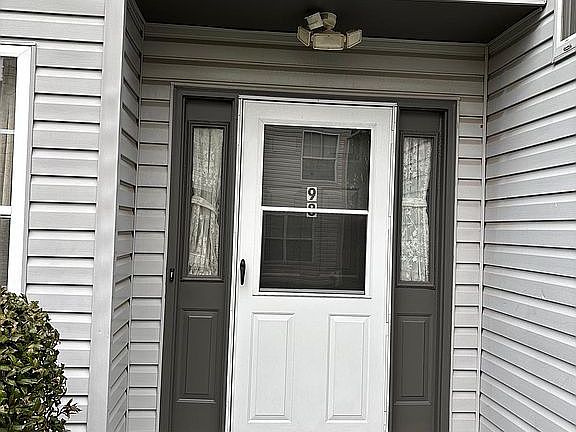2nd image of 98 Orion Rd