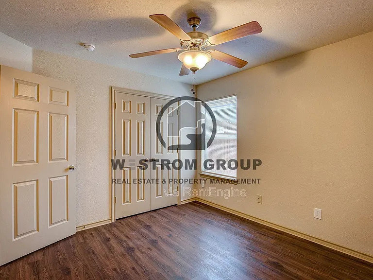 10721 Deauville Dr — Photo 22
