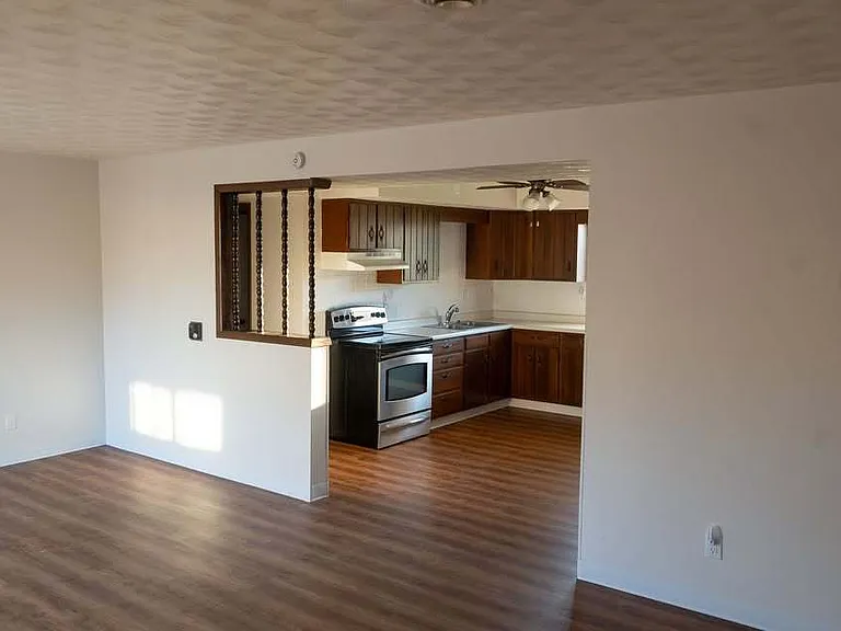 604 Griswold St — Photo 4