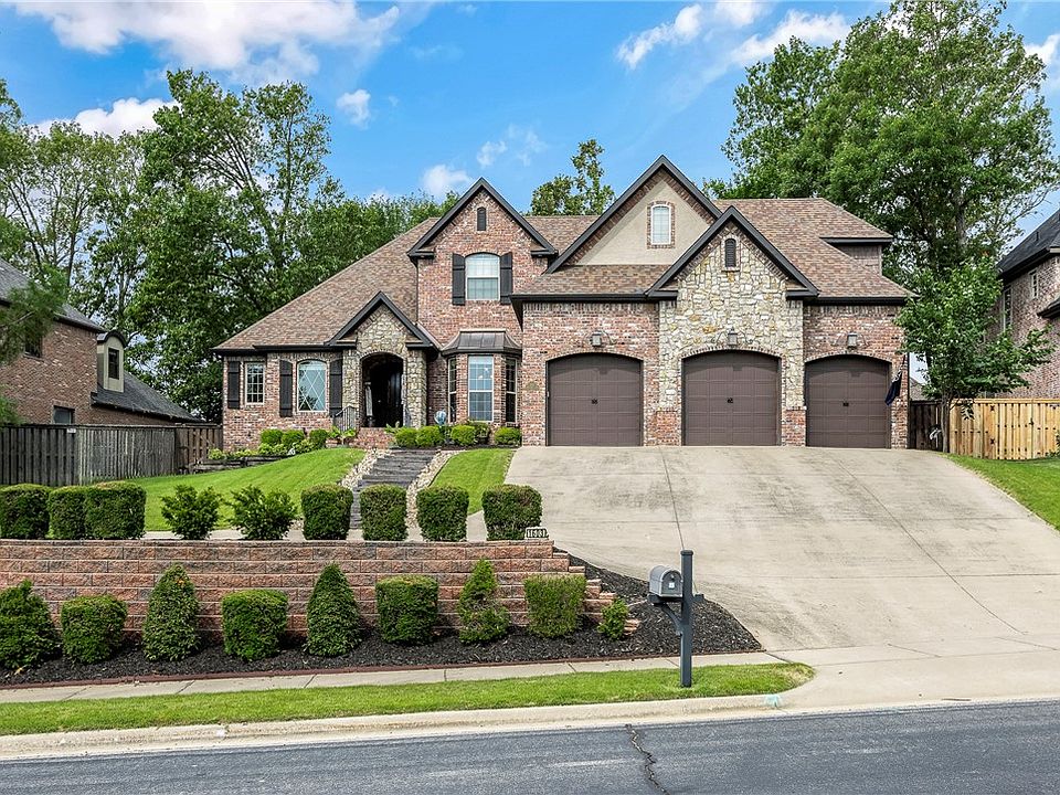 1st image of 1603 NE Chapel Hill Dr