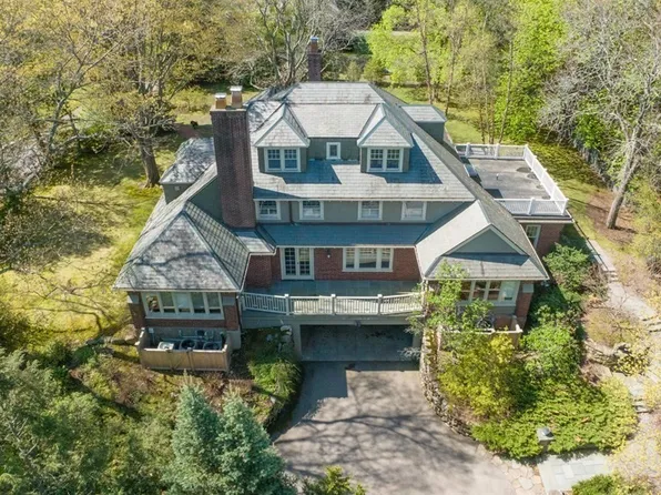 27 Metacomet Rd, Waban, MA 02468