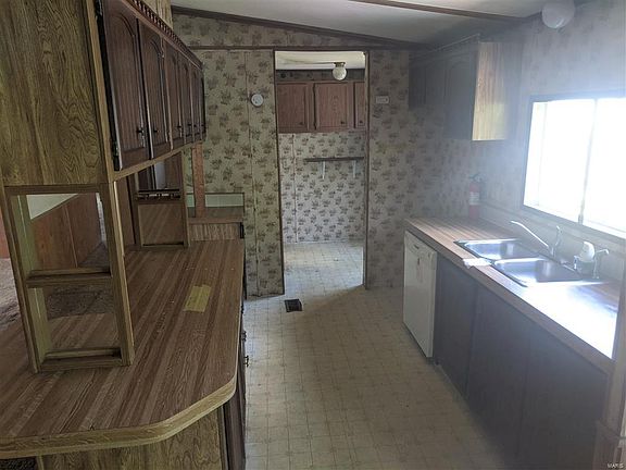 5th image of 618 Lila Ct