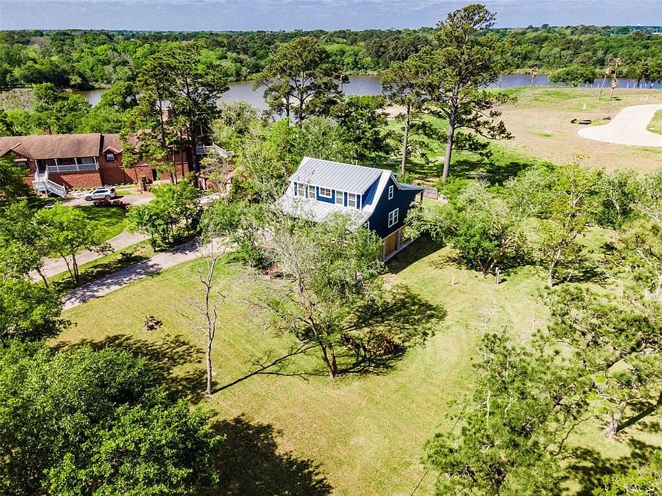 1st image of 4516 Country Club Dr