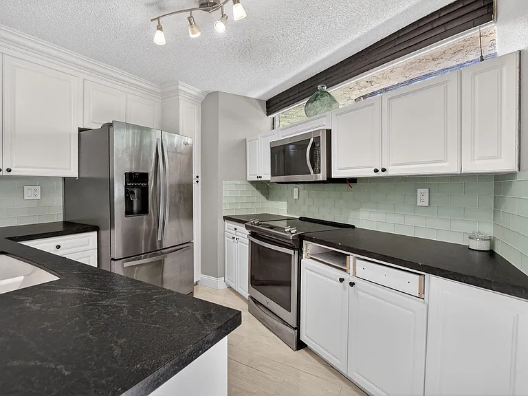 8099 Severn Dr #D — Photo 38