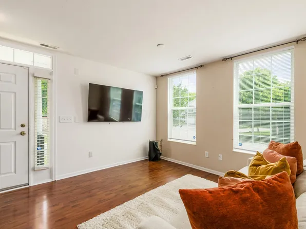 143 Preswicke Ml, Blacklick, OH 43004