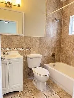 1930 SW 2nd St #3 — Photo 10
