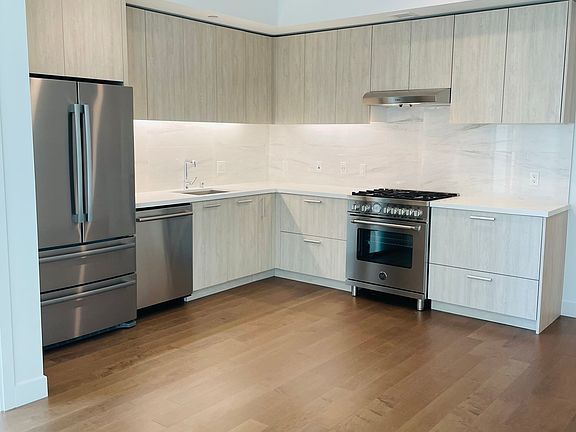 3rd image of 188 W Saint James St Unit 11215