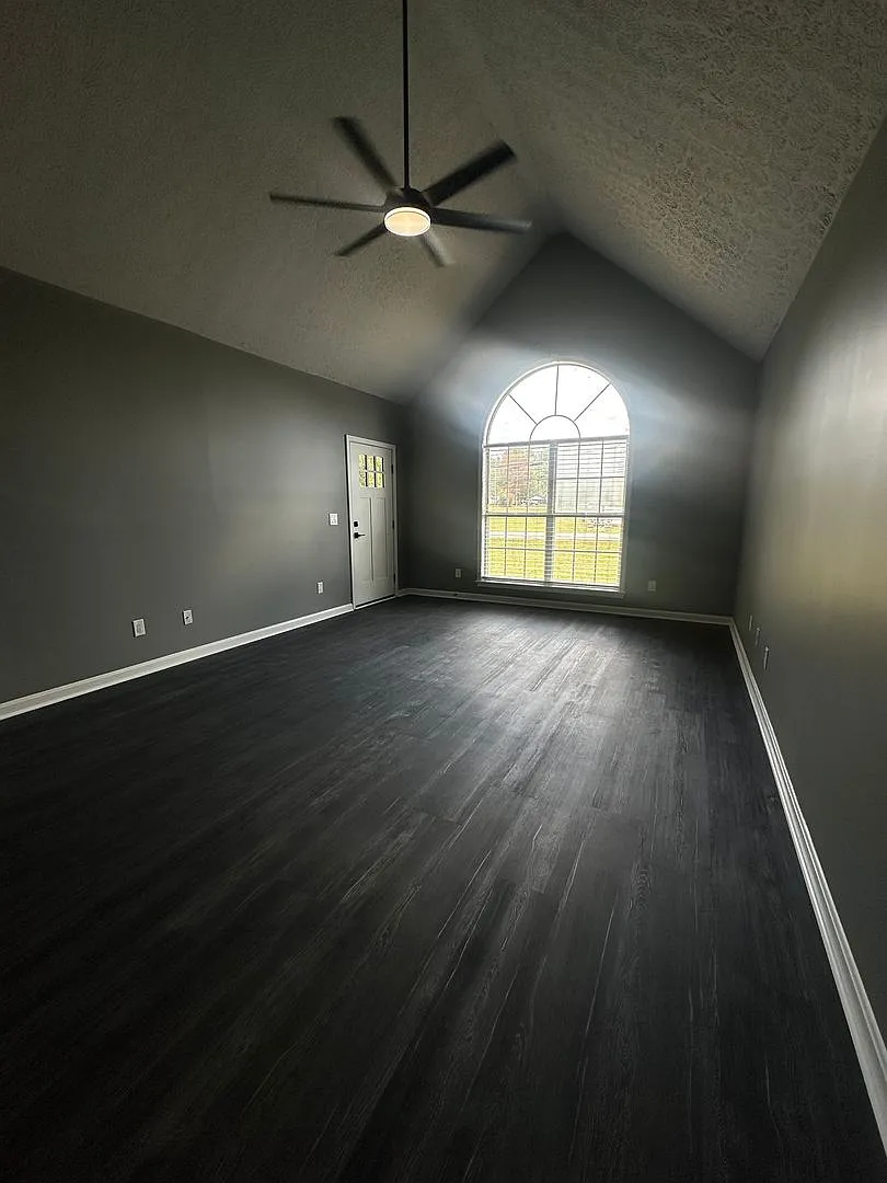 Building Photo - 931 Meadowlark Dr
