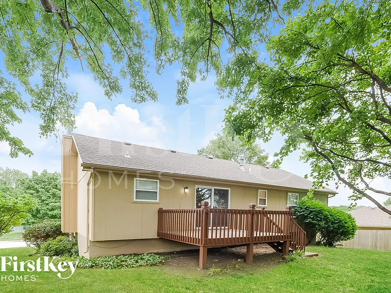 208 S Darrowby Dr — Photo 18