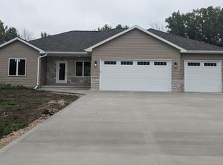 N8279 Ashberry Ave, Fond Du Lac, WI 54937