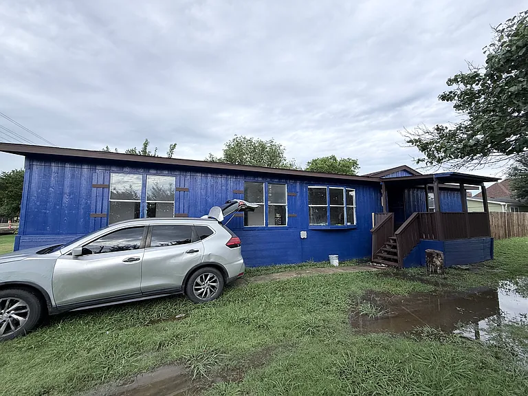 111 King Rd — Photo 1