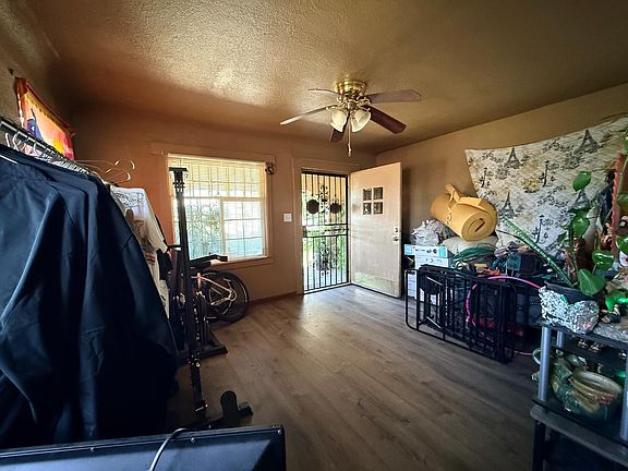4th image of 3028 E Grant Ave