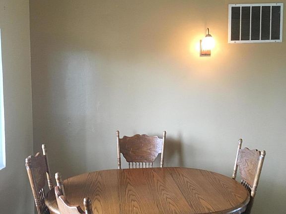 3rd image of 2120 Dartmouth Dr