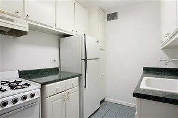 Sold by Citi Habitats | media 8