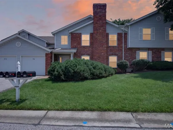974 Windstream Dr #38, Saint Peters, MO 63376