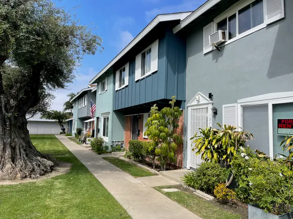 19756 Kingswood Ln, Huntington Beach, CA 92646