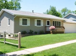 1006 18th St NW, Cedar Rapids, IA 52405