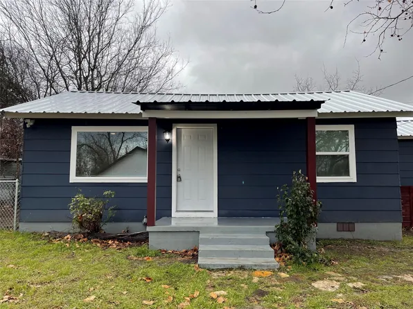 809 S Pierce St, Burnet, TX 78611