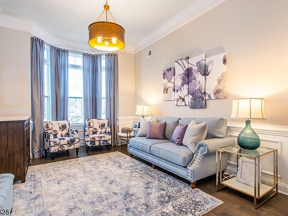 5th image of 32 GORDON WAY