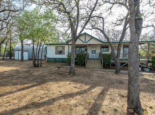 304 Catfish Trl, Bowie, TX 76230