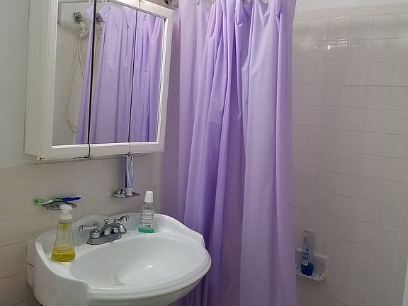 5th image of 321 E 90th St #D