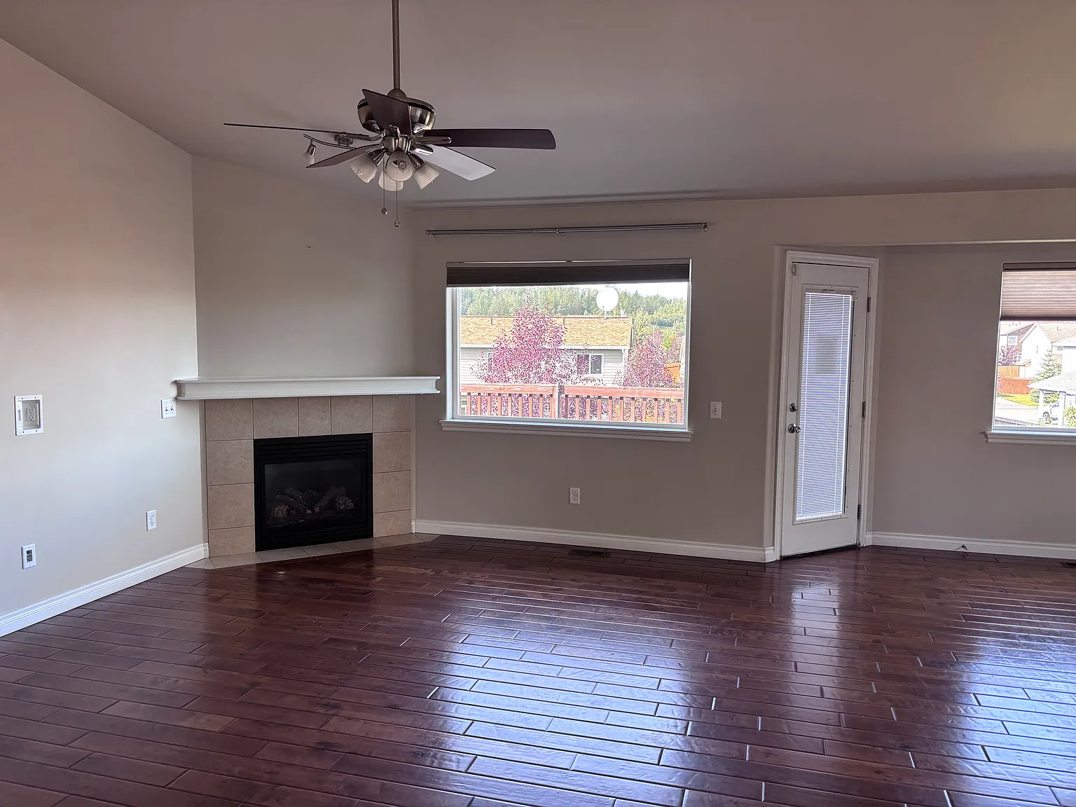 4 bed, 2683 sqft, $4,000 — Photo 4