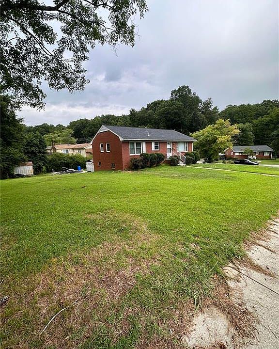 1st image of 2564 McKinney St