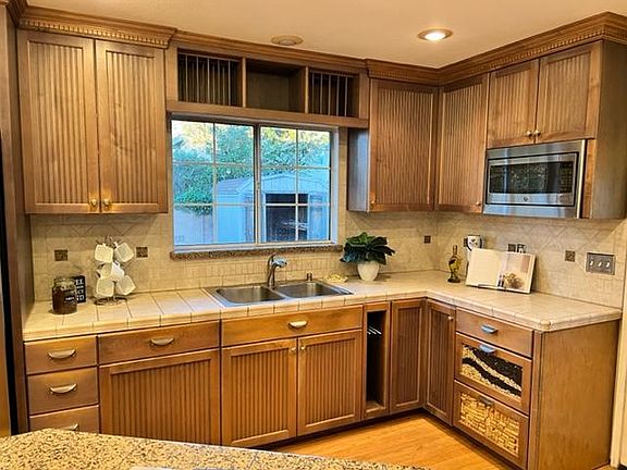 4th image of 1216 Knollwood Dr