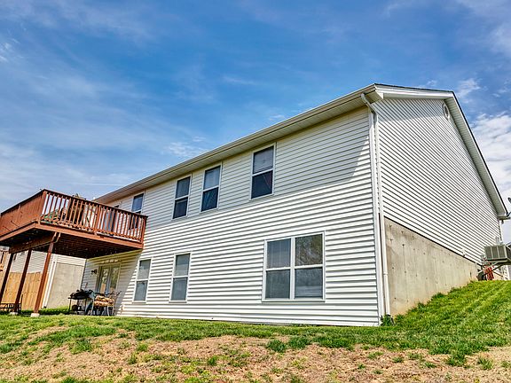 4th image of 292 Arbor Cir