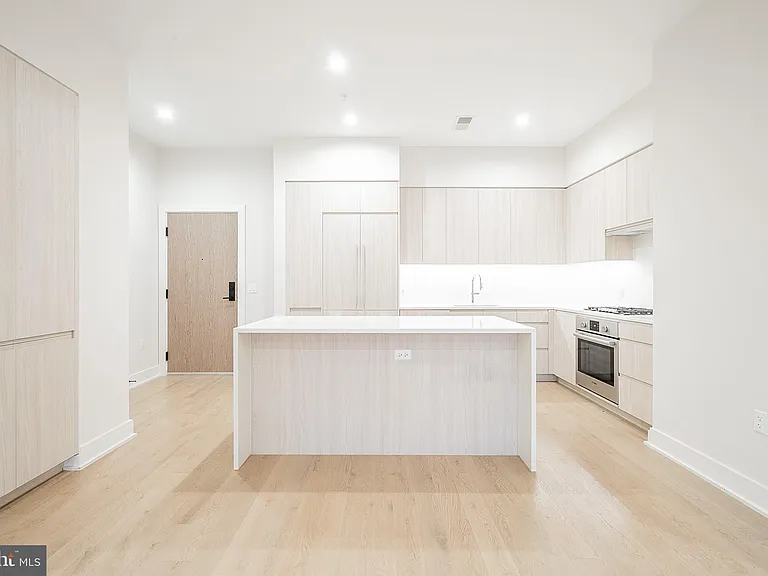 701 Swann Ave #503 — Photo 15