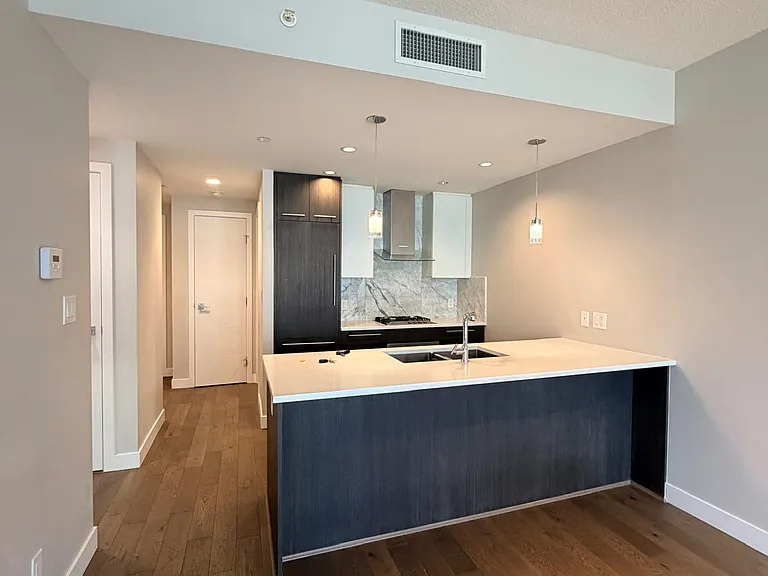 655 W 41st Ave #303 — Photo 7