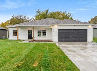 216 S Devin St, Lone Jack, MO 64070