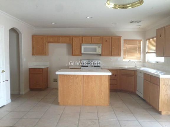 5th image of 884 Sweeping Vine Ave
