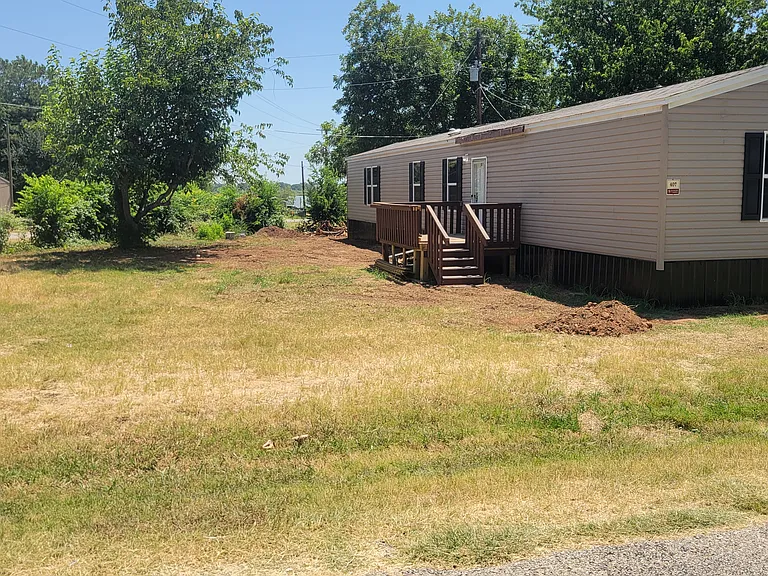 5227 Lake View Dr — Photo 1