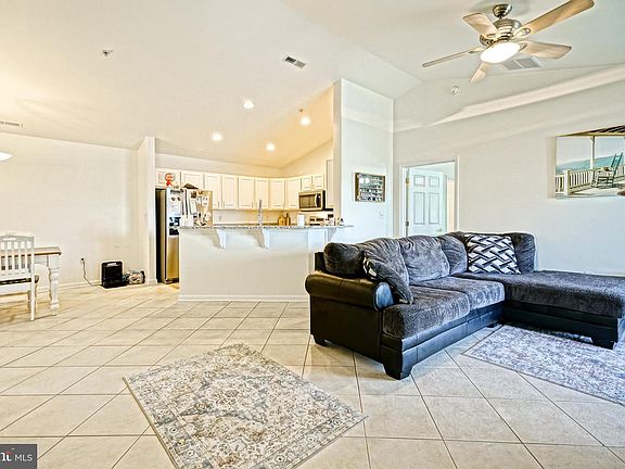 2nd image of 3603 S Sagamore Dr #L