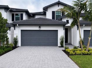 7553 Carnegie Way, Naples, FL 34119