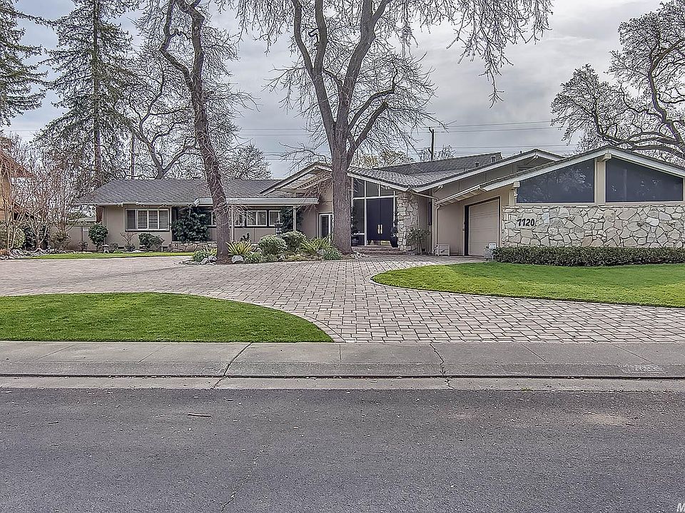 1st image of 7720 Park Woods Dr