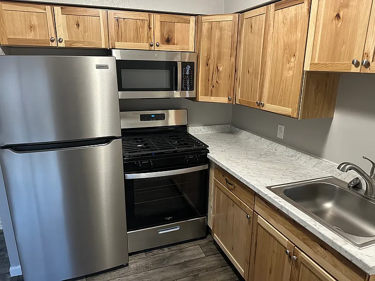 1040 Bowerman Dr #1 — Photo 5