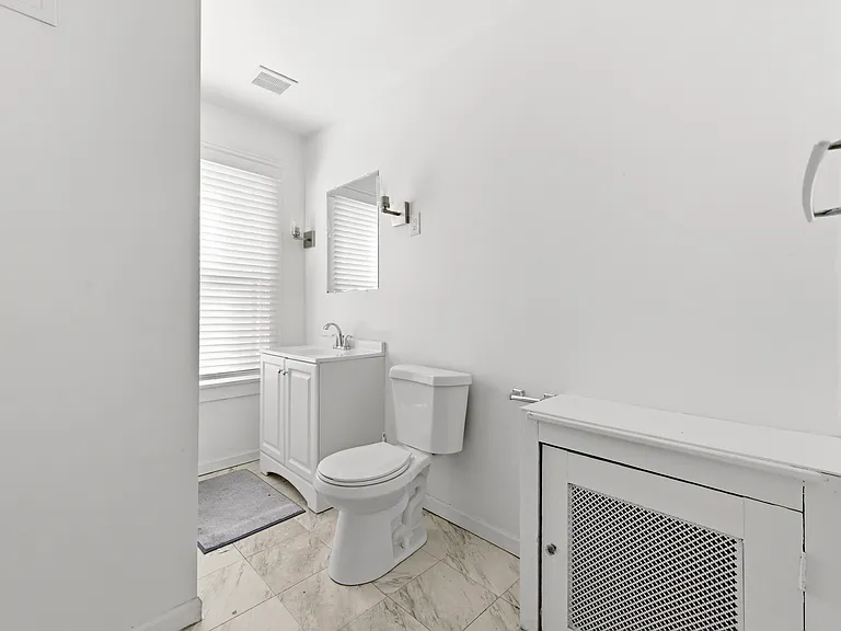 11115 Wade Park Ave — Photo 23