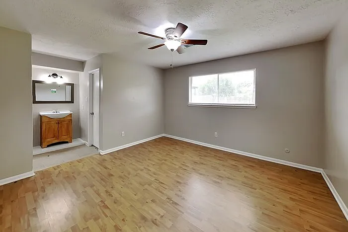 4313 Lariat Dr — Photo 8