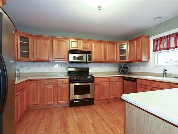 5th image of 324 N Brainard Ave