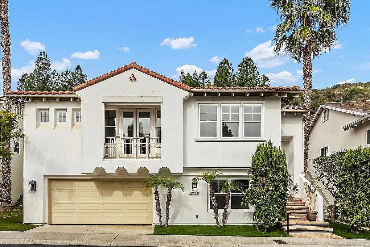4 bed, 3.5 bath, 2350 sqft, $6,995 — Photo 1