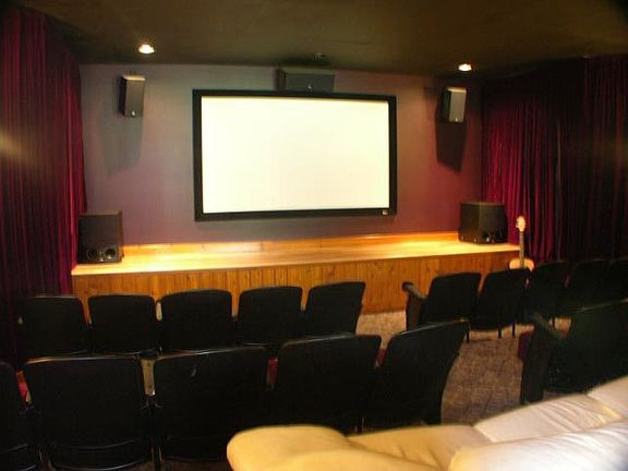25 seat theatre
