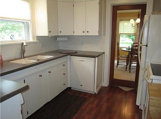 2nd image of 801 Emerson Ave