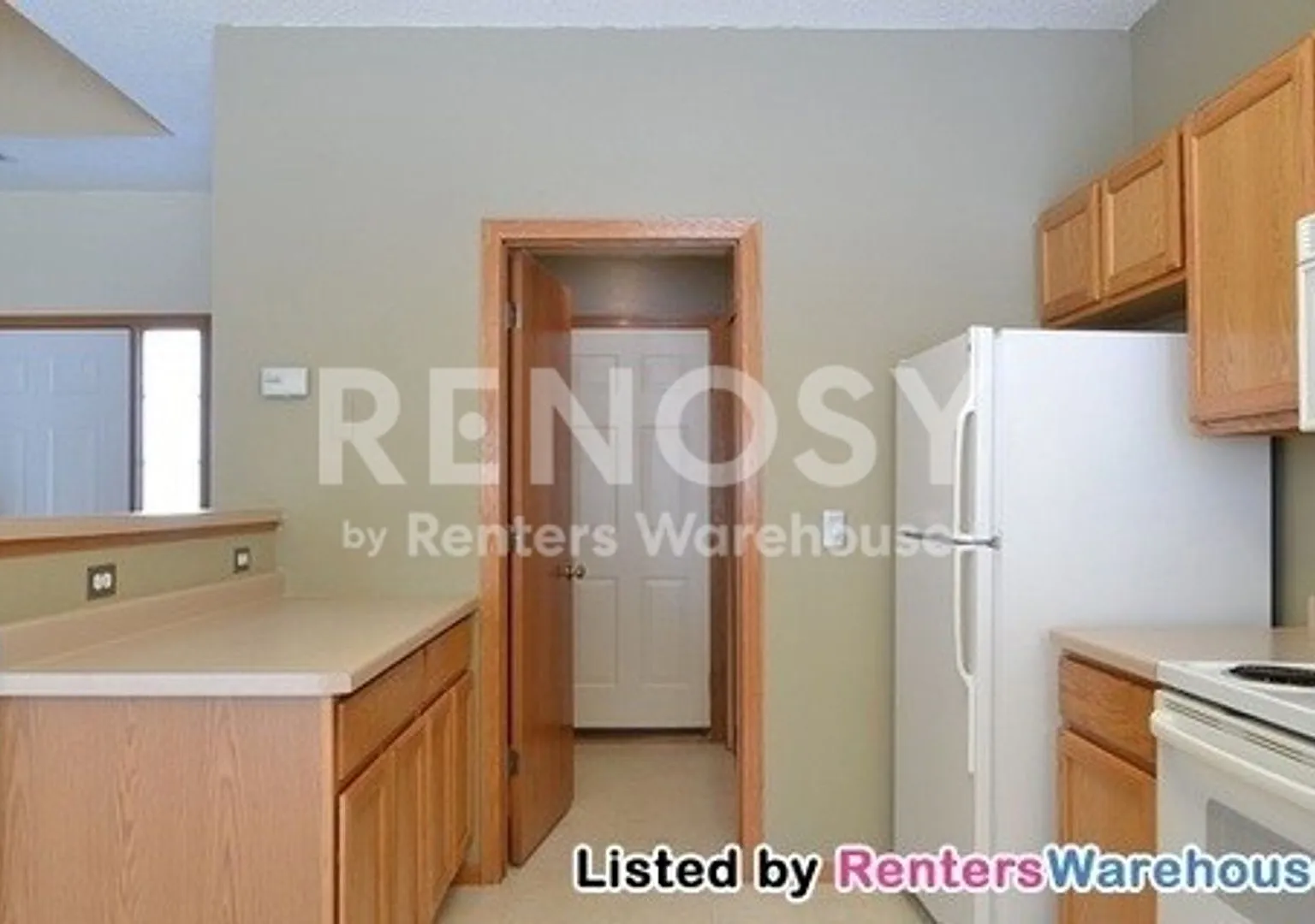 2 Bedroom 2.5 Bath Townhome in Shakopee — Photo 2
