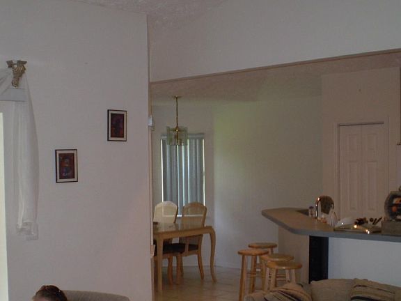 3rd image of 1105 SW Ackard Ave