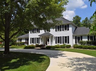 10186 Widgeon Dr, Chagrin Falls, OH 44023