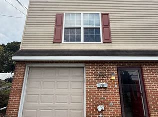 58 W Howard St, Red Lion, PA 17356
