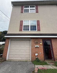 58 W Howard St, Red Lion, PA, 17356